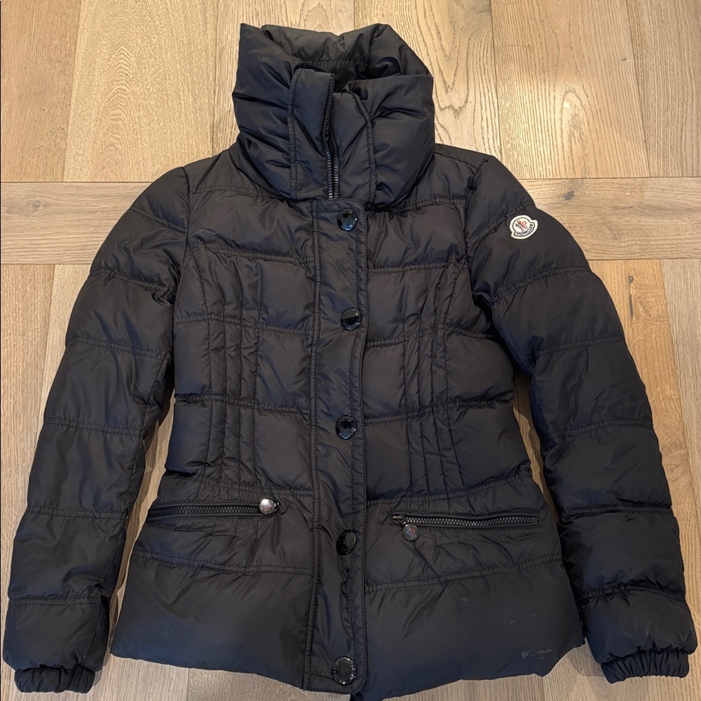 Moncler Women's Elegant Black Down Puffer Coat
